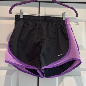 Nike womens activewear shorts size small.